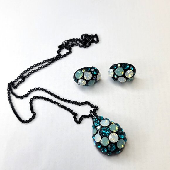 Teal BlueTeardrop Pendant Necklace with Earrings - Picture 12 of 15